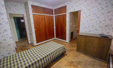 Casa de 4 ambientes en venta, en Martínez.