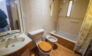 Casa de 4 ambientes en venta, en Martínez.
