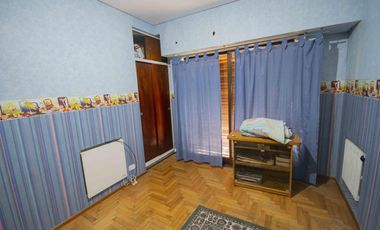 Casa de 4 ambientes en venta, en Martínez.