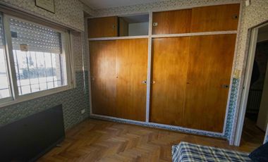 Casa de 4 ambientes en venta, en Martínez.