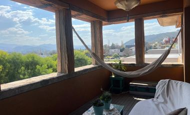 Casa AMOBLADA espectacular con vistas a la montaña, 4 dormitorios, pileta y patio