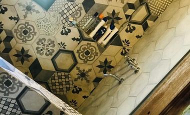 Casa AMOBLADA espectacular con vistas a la montaña, 4 dormitorios, pileta y patio