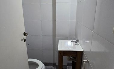 DEPARTAMENTO DE 3 AMBIENTES CON BALCON Y COCHERA EN ALQUILER. OLIVOS