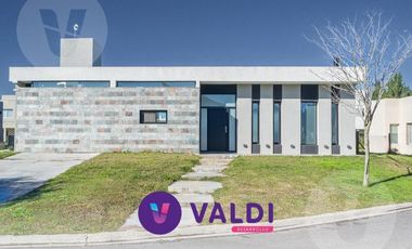 Casa en venta con renta - Barrio Santa Ines, Canning