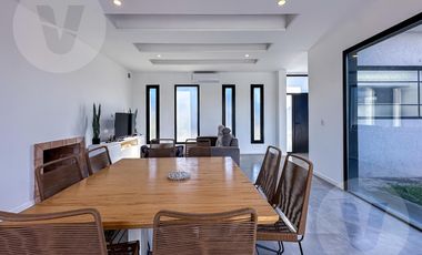 Casa en venta con renta - Barrio Santa Ines, Canning