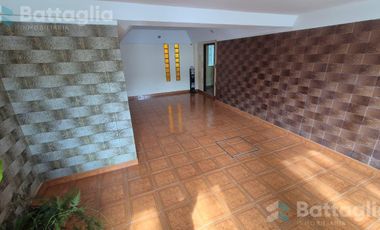 EXCELENTE DEPARTAMENTO CON AMPLIO JARDÍN Y COCHERA EN LA LUCILA