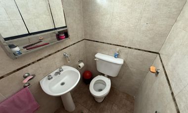 Casa 3 ambientes con cochera y patio  - Wilde