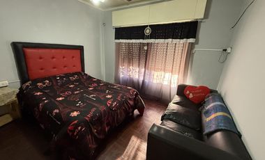 Casa 3 ambientes con cochera y patio  - Wilde