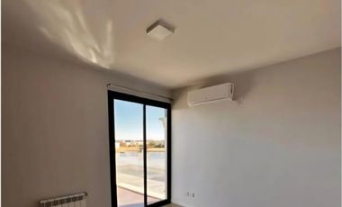 VENTA CASA 4 DORMITORIOS SALIDA A LA LAGUNA SAN SEBASTIAN PILAR OPORTUNIDAD DE INVERSION