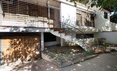 B° BOMBAL - CASA MULTIFUNCIONAL EN VENTA-4 Dormitorios-4 Baños - Ascensor- Piscina