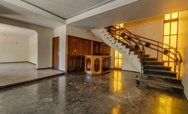 B° BOMBAL - CASA MULTIFUNCIONAL EN VENTA-4 Dormitorios-4 Baños - Ascensor- Piscina