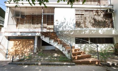 B° BOMBAL - CASA MULTIFUNCIONAL EN VENTA-4 Dormitorios-4 Baños - Ascensor- Piscina