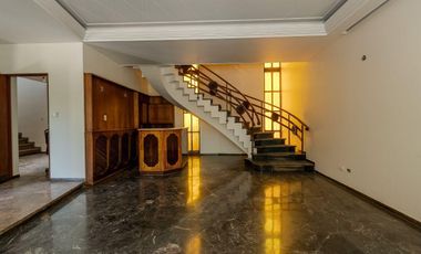 B° BOMBAL - CASA MULTIFUNCIONAL EN VENTA-4 Dormitorios-4 Baños - Ascensor- Piscina