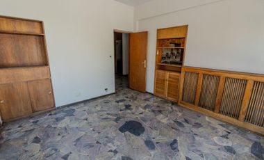 B° BOMBAL - CASA MULTIFUNCIONAL EN VENTA-4 Dormitorios-4 Baños - Ascensor- Piscina