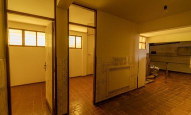 B° BOMBAL - CASA MULTIFUNCIONAL EN VENTA-4 Dormitorios-4 Baños - Ascensor- Piscina