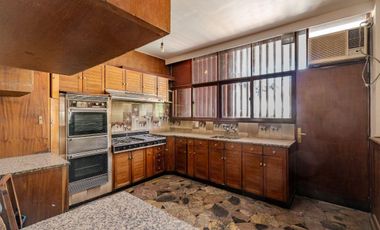 B° BOMBAL - CASA MULTIFUNCIONAL EN VENTA-4 Dormitorios-4 Baños - Ascensor- Piscina