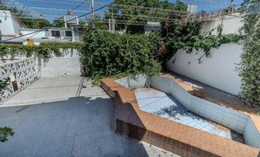 B° BOMBAL - CASA MULTIFUNCIONAL EN VENTA-4 Dormitorios-4 Baños - Ascensor- Piscina