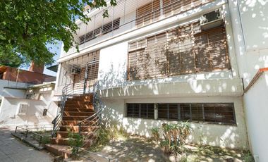 B° BOMBAL - CASA MULTIFUNCIONAL EN VENTA-4 Dormitorios-4 Baños - Ascensor- Piscina