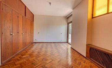 B° BOMBAL - CASA MULTIFUNCIONAL EN VENTA-4 Dormitorios-4 Baños - Ascensor- Piscina