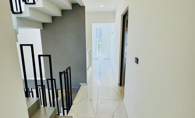 Casa en venta en Coatepec – Diseño vanguardista, habitación en PB y Roof garden