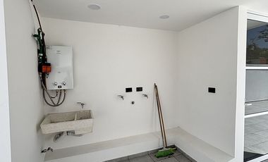 Casa en venta en Coatepec – Diseño vanguardista, habitación en PB y Roof garden