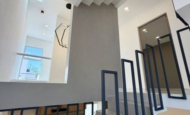 Casa en venta en Coatepec – Diseño vanguardista, habitación en PB y Roof garden