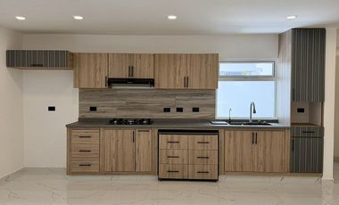 Casa en venta en Coatepec – Diseño vanguardista, habitación en PB y Roof garden