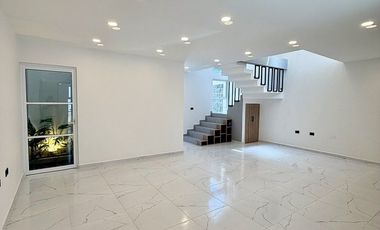 Casa en venta en Coatepec – Diseño vanguardista, habitación en PB y Roof garden