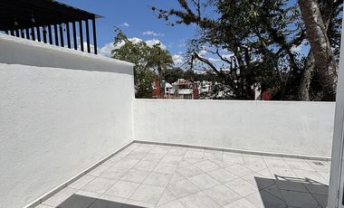 Casa en venta en Coatepec – Diseño vanguardista, habitación en PB y Roof garden
