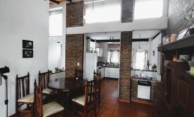Venta - Casa en Planta Alta en Barrio Echesortu