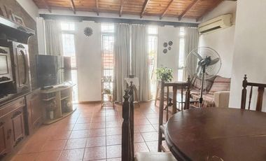 Venta - Casa en Planta Alta en Barrio Echesortu