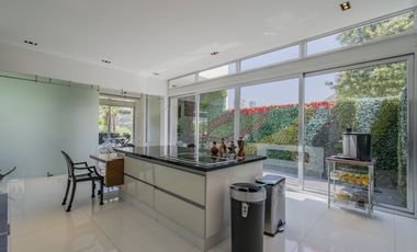 RESIDENCIA CON JARDIN EN VENTA EN BOSQUE REAL