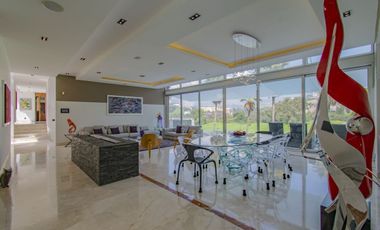 RESIDENCIA CON JARDIN EN VENTA EN BOSQUE REAL