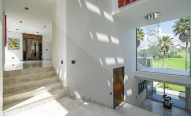 RESIDENCIA CON JARDIN EN VENTA EN BOSQUE REAL