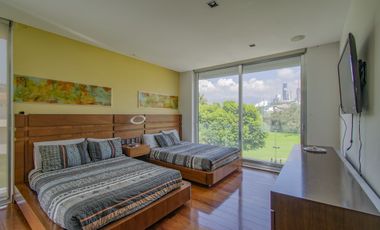 RESIDENCIA CON JARDIN EN VENTA EN BOSQUE REAL