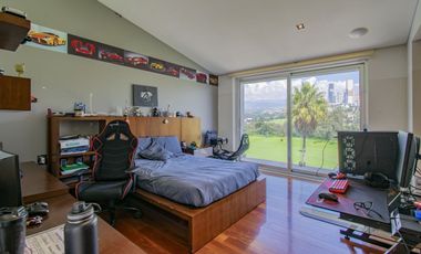 RESIDENCIA CON JARDIN EN VENTA EN BOSQUE REAL