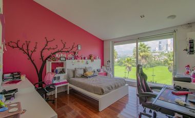 RESIDENCIA CON JARDIN EN VENTA EN BOSQUE REAL