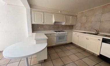 Excelente Casa en Condominio en Venta, En La Parte Baja de Las Aguilas