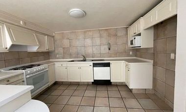 Excelente Casa en Condominio en Venta, En La Parte Baja de Las Aguilas
