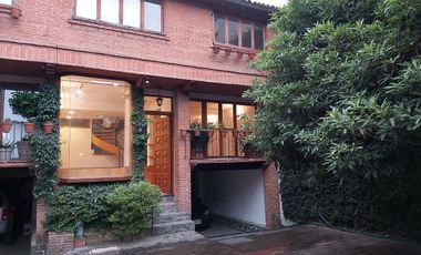 Excelente Casa en Condominio en Venta, En La Parte Baja de Las Aguilas
