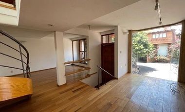 Excelente Casa en Condominio en Venta, En La Parte Baja de Las Aguilas