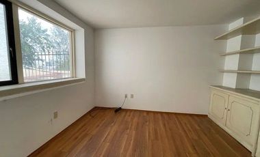 Excelente Casa en Condominio en Venta, En La Parte Baja de Las Aguilas