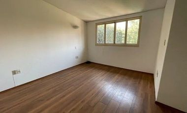 Excelente Casa en Condominio en Venta, En La Parte Baja de Las Aguilas
