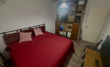 VENTA - CASA DE 5 DORMITORIOS CON QUINCHO, DEPARTAMENTO Y PILETA EN EL CENTRO DE FUNES