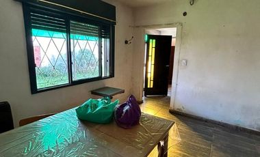 Casa venta Adrogué 2 ambientes