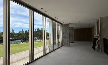 Oficina en VENTA | Paseo Comercial Distrito Gorina 485 y 138 - J. Gorina