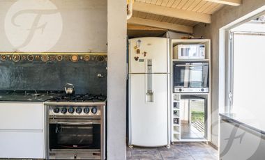 Hotel con vivienda en venta sobre lote propio en esquina, San Pedro – Inversión turística