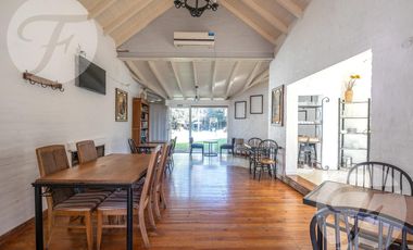 Hotel con vivienda en venta sobre lote propio en esquina, San Pedro – Inversión turística