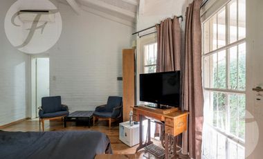 Hotel con vivienda en venta sobre lote propio en esquina, San Pedro – Inversión turística