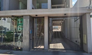 Cochera en venta Banfield Este centro a metros de la estacion